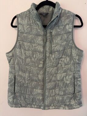 Eddie Bauer Puffer Vest M Sage Green Leaf Pattern Full Zip Quilted Sleeveless